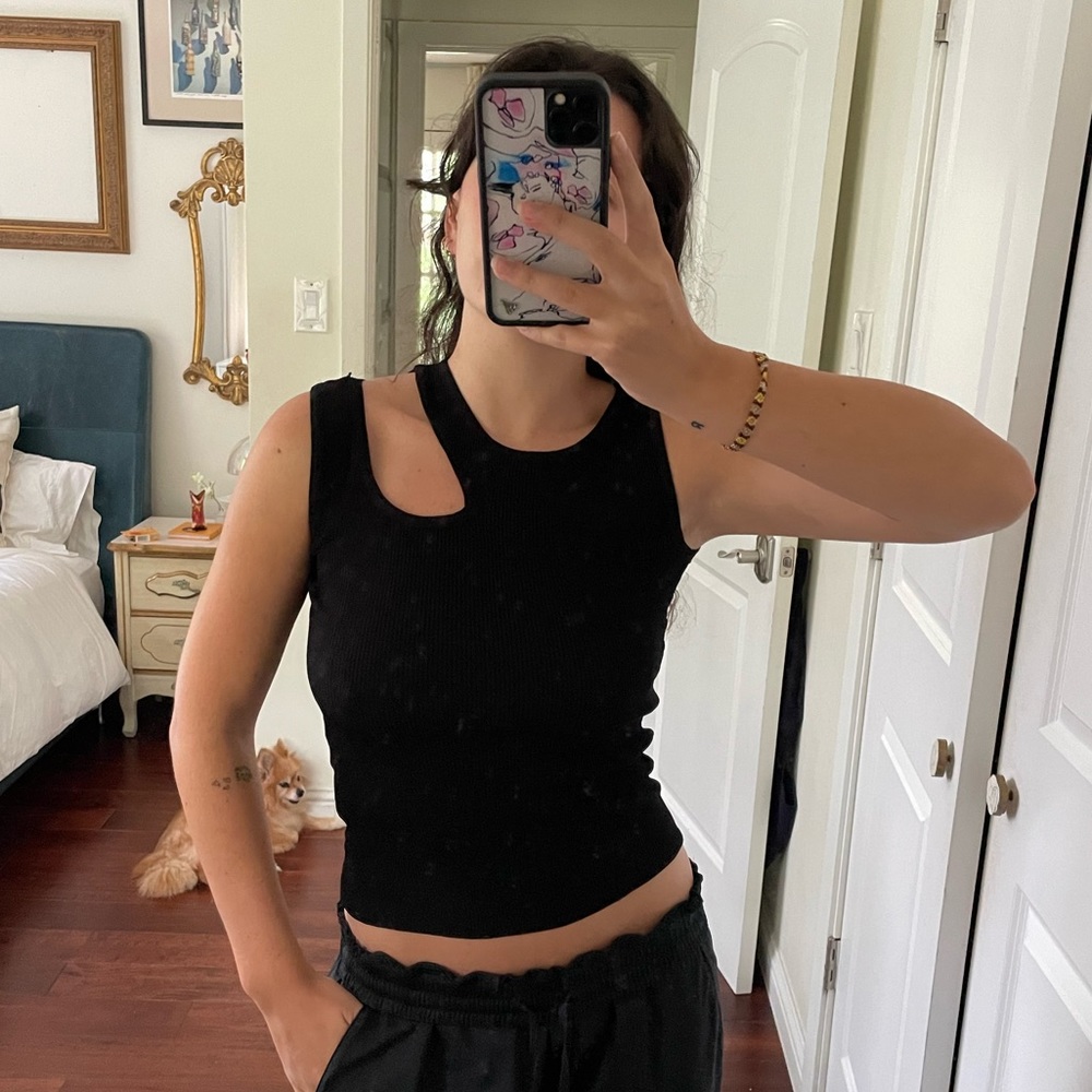 black tank top